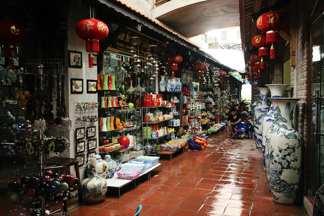 Hanoi’s famous traditional pottery village